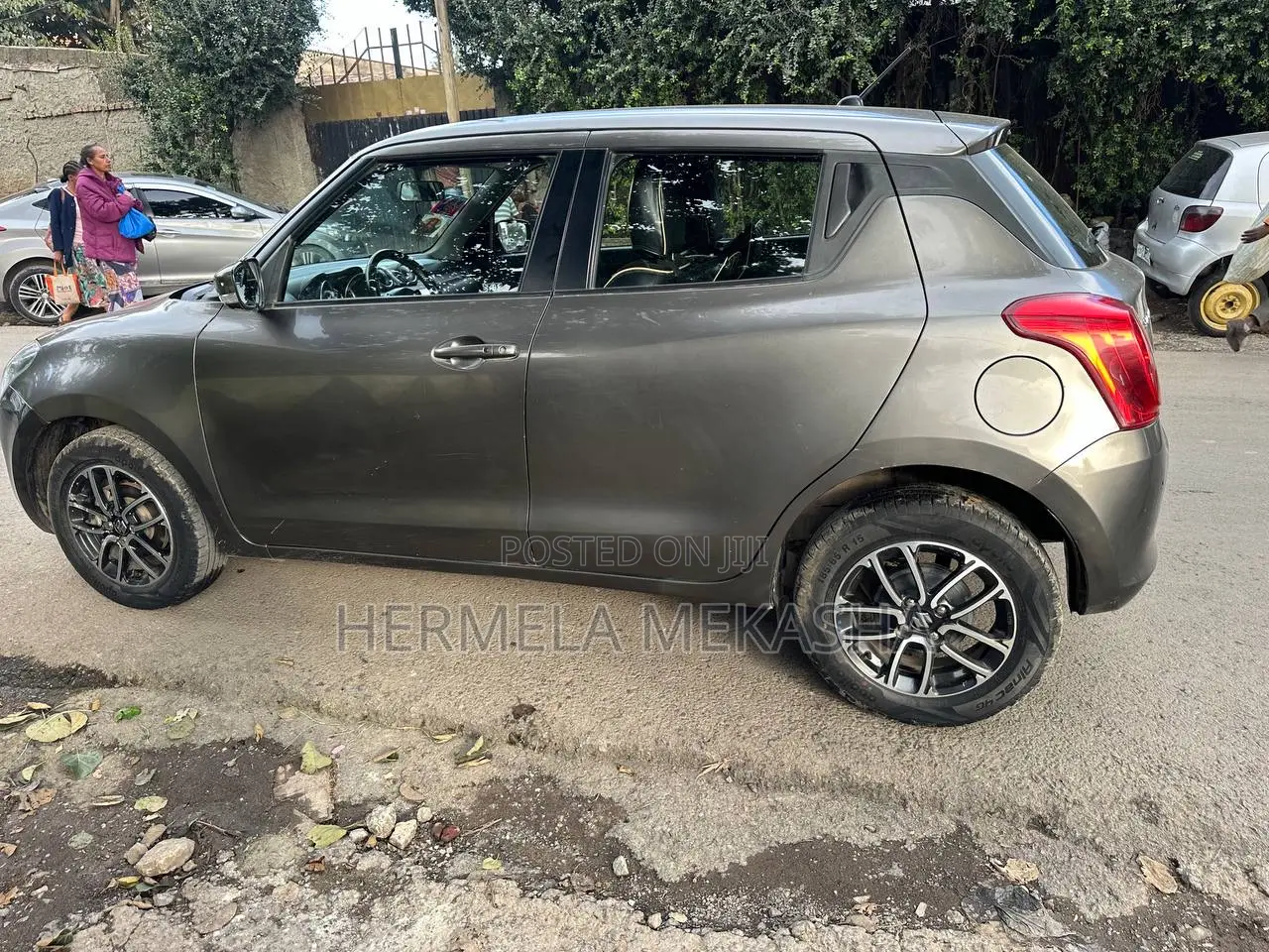 Suzuki Swift 2022 Brown