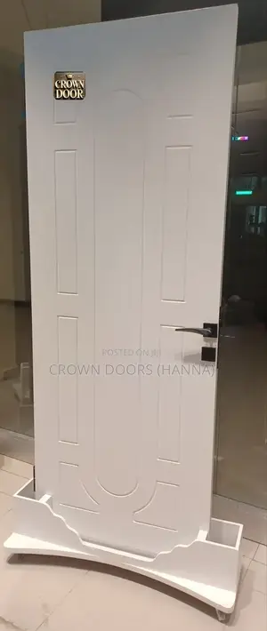 Photo - ክራውን የእንጨት በሮች