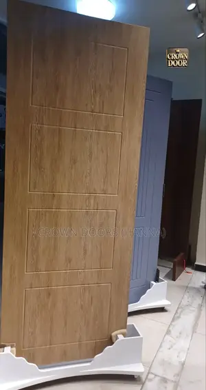 ክራውን የእንጨት በሮች