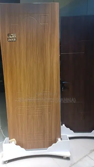 ክራውን የእንጨት በሮች