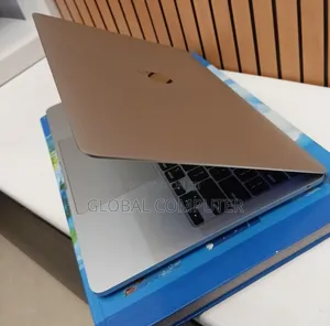 New Laptop Apple MacBook Air 2022 M2 8GB Apple M2 SSD 256GB