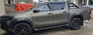 Toyota Hilux 2022 Silver
