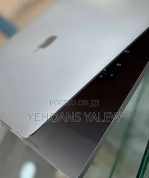 New Laptop Apple MacBook Pro 2017 16GB Intel Core I7 SSD 512GB