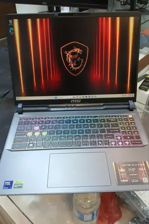 New Laptop MSI Vector 16 HX AI A2XWIG 16GB Intel Core Ultra 7 SSD 1T