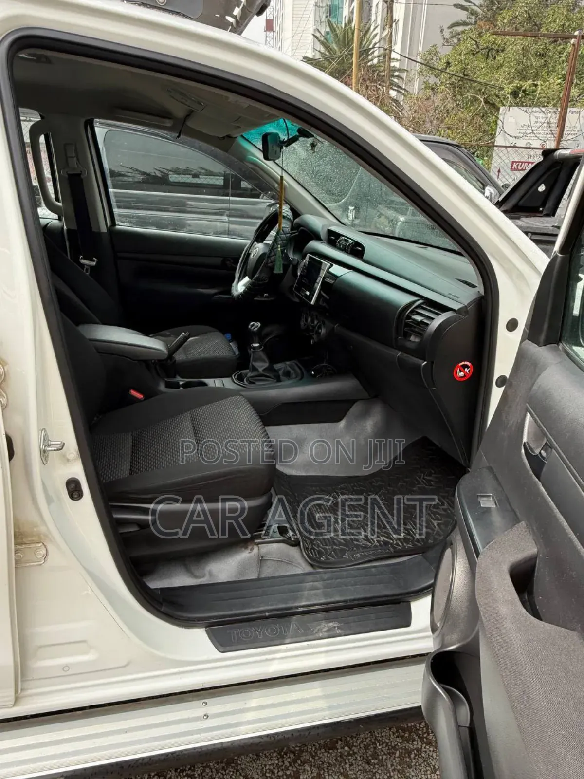 Toyota Hilux 2012 White