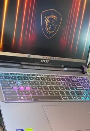 New Laptop MSI Vector 16 HX AI A2XWIG 16GB Intel Core Ultra 7 SSD 1T