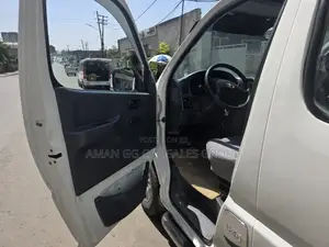 Toyota HiAce 2008 White