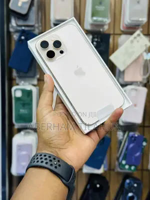 New Apple iPhone 16 Pro Max 256 GB Gold