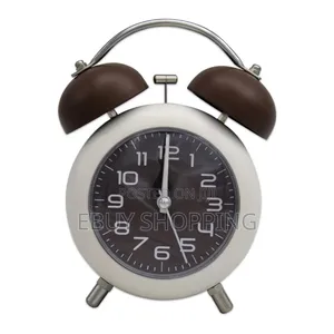 **Travel-Friendly Quartz Alarm Clock – Easy to Carry**