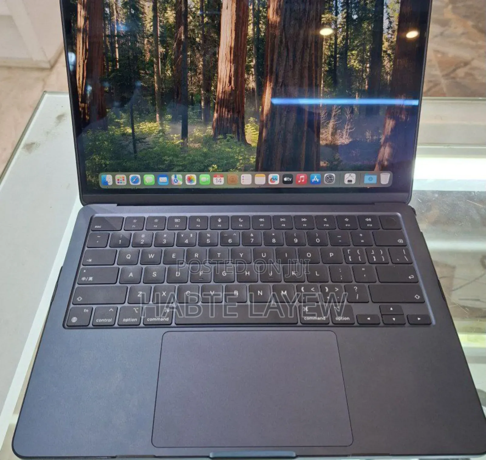 New Laptop Apple MacBook Air 2020 M1 8GB Apple M2 SSD 256GB