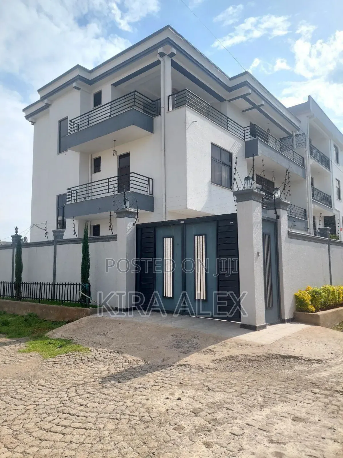 Furnished 5bdrm House in Bole for sale