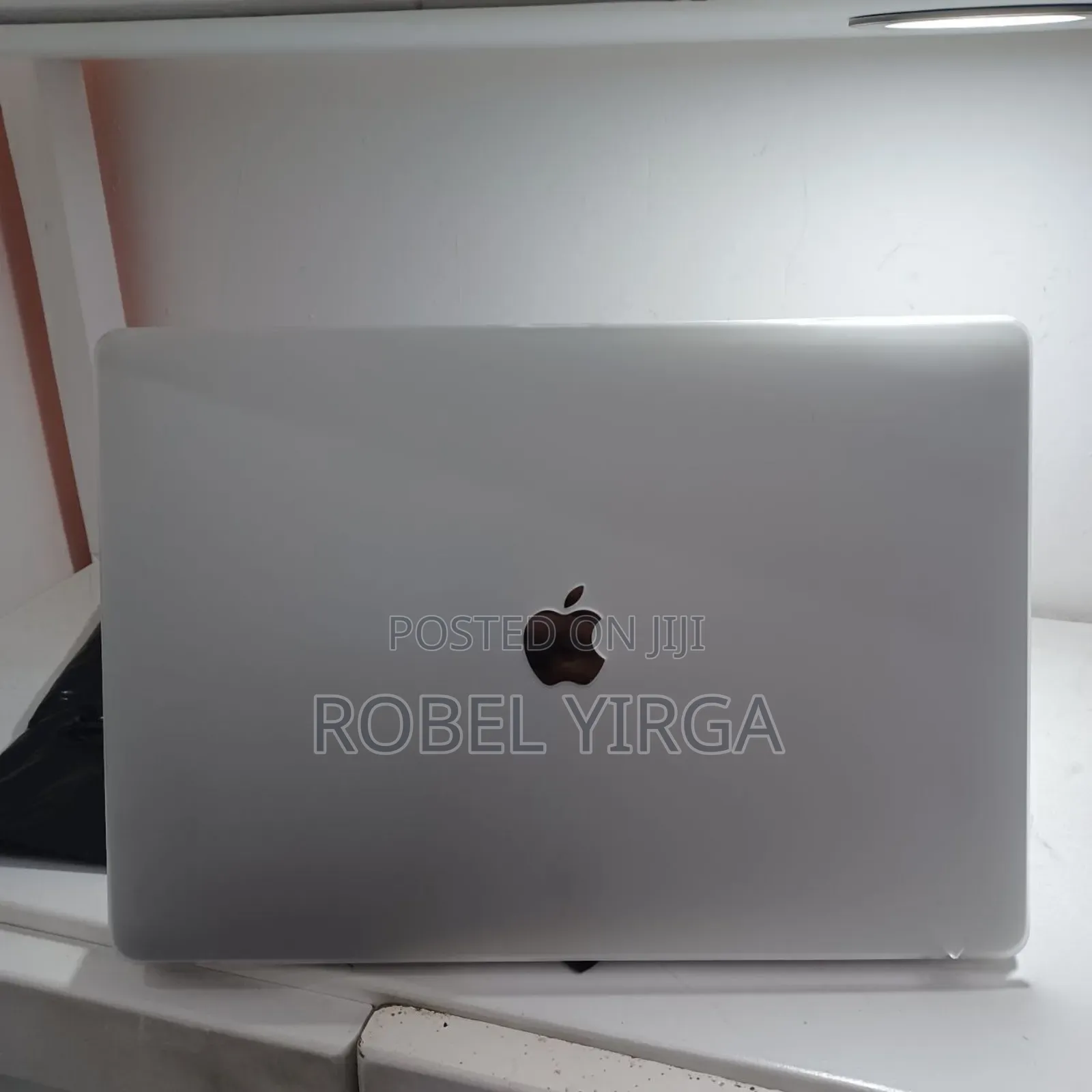 New Laptop Apple MacBook Pro 2018 32GB Intel Core I9 SSD 1T