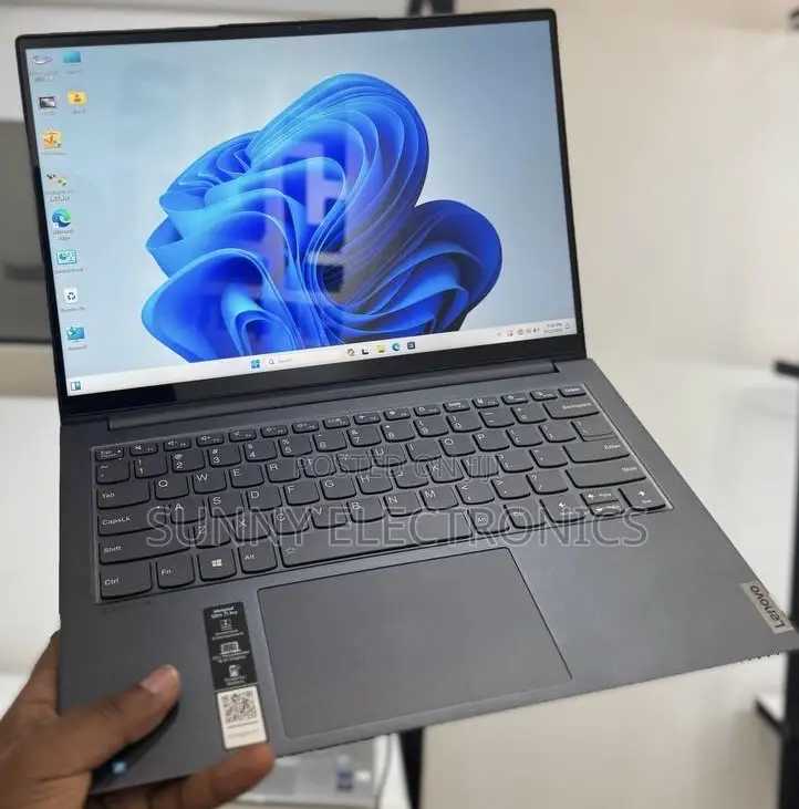New Laptop Lenovo Lrgion 7i 16GB Intel Core I7 SSD 512GB