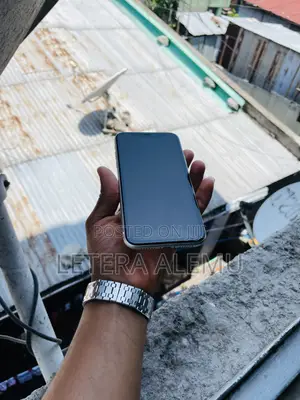 Photo - Apple iPhone 11 128 GB White