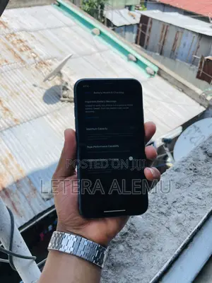 Photo - Apple iPhone 11 128 GB Black