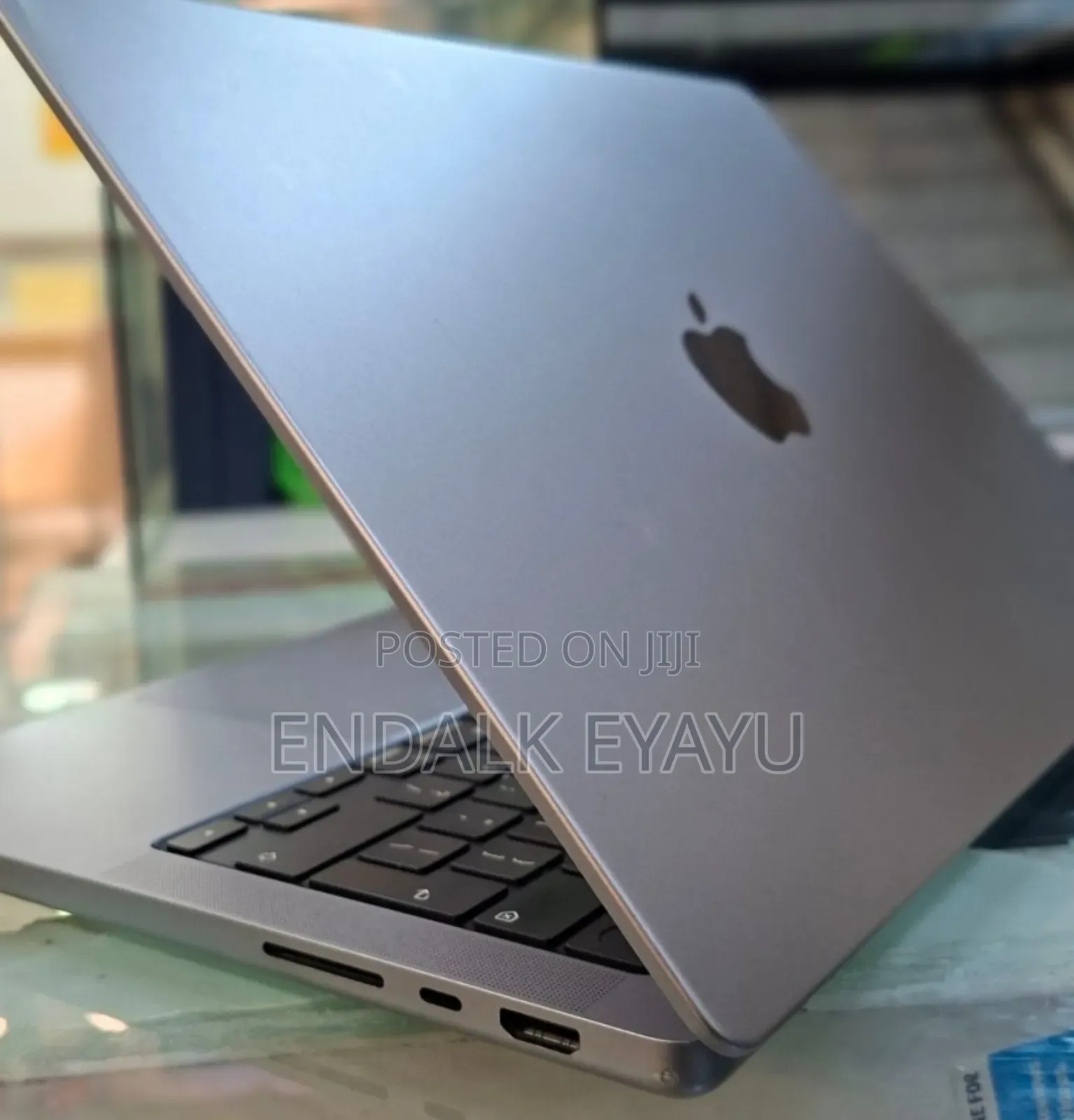 New Laptop Apple MacBook Pro 2021 M1 16GB Apple M1 Pro SSD 512GB