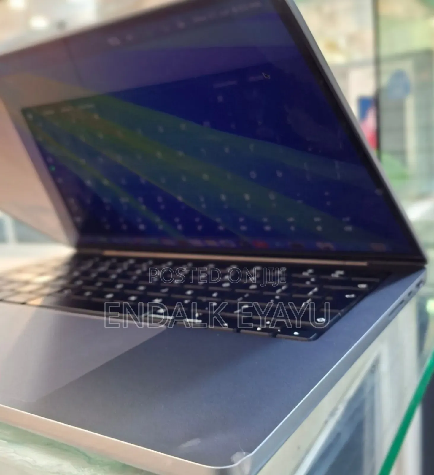 New Laptop Apple MacBook Pro 2021 M1 16GB Apple M1 Pro SSD 512GB