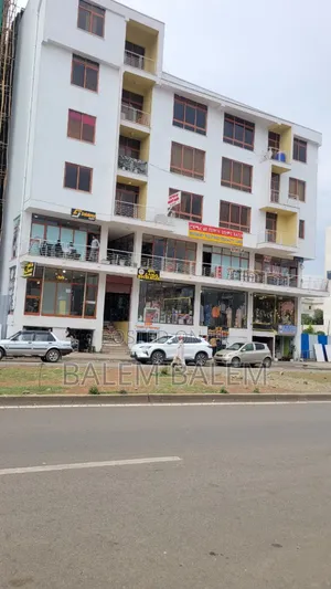 የሚሸጥ ህንፃ B+g+5