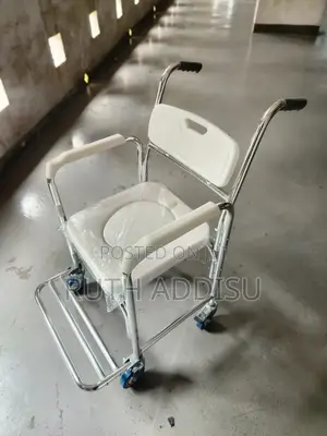 Photo - Wheelchair卦在wheelchair Commode襖不wheelchair Commode衫也wheelchair Commode