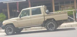 Toyota Land Cruiser 2016 Gold