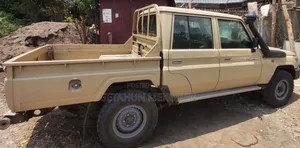 Toyota Land Cruiser 2016 Gold