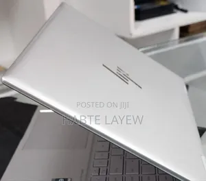 New Laptop HP Envy X360 8GB Intel Core I5 SSD 512GB