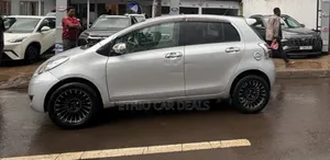 Toyota Yaris 2010 Silver