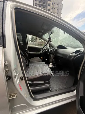 Toyota Yaris 2010 Silver