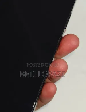 Photo - New Apple iPhone 16 Pro Max 512 GB Silver