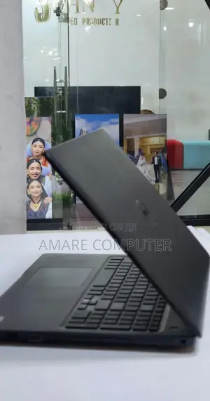 Photo - New Laptop Dell 8GB Intel Core I5 SSD 512GB