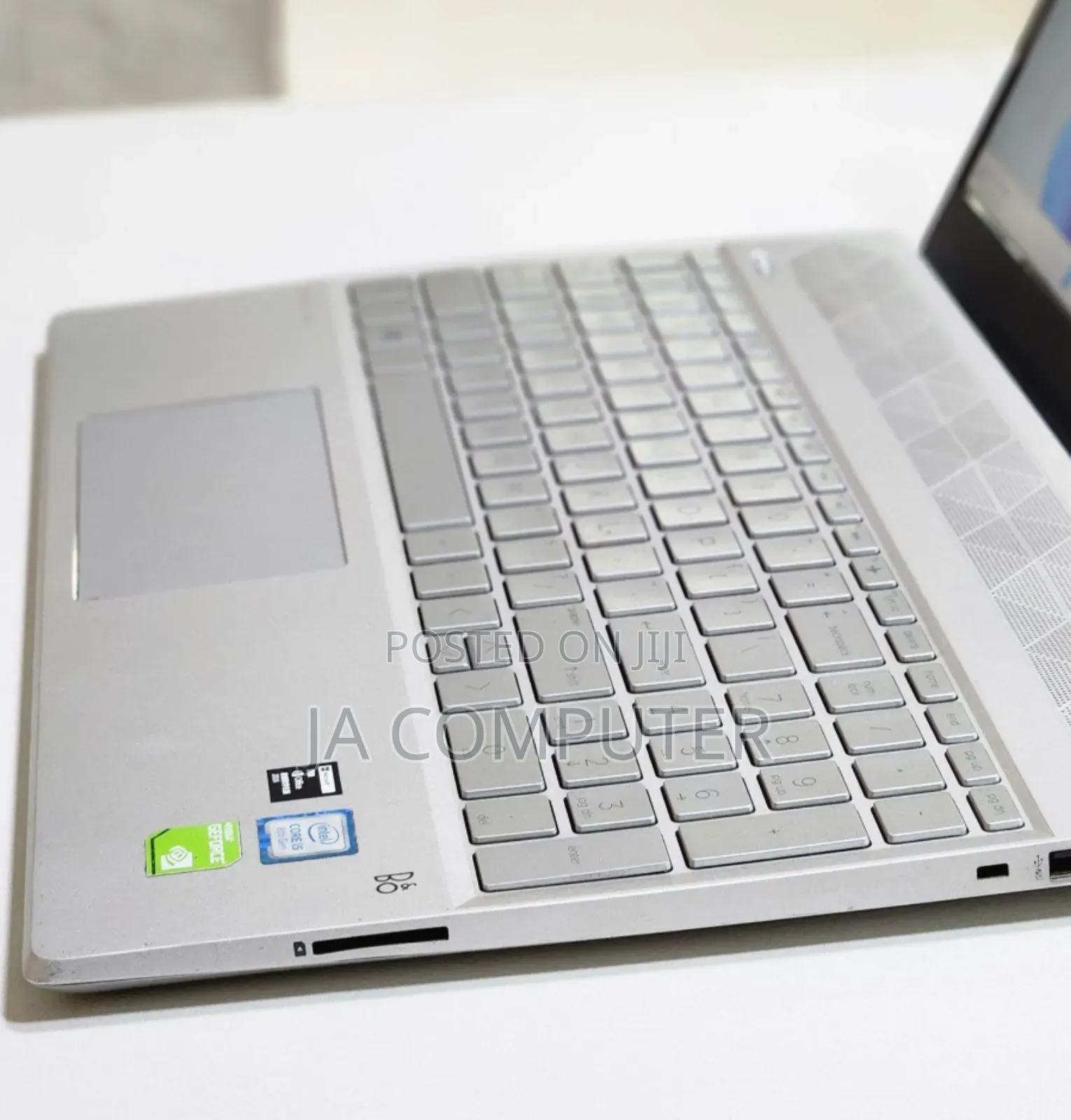 New Laptop HP Pavilion 15 8GB Intel Core I5 SSHD (Hybrid) 1.5T