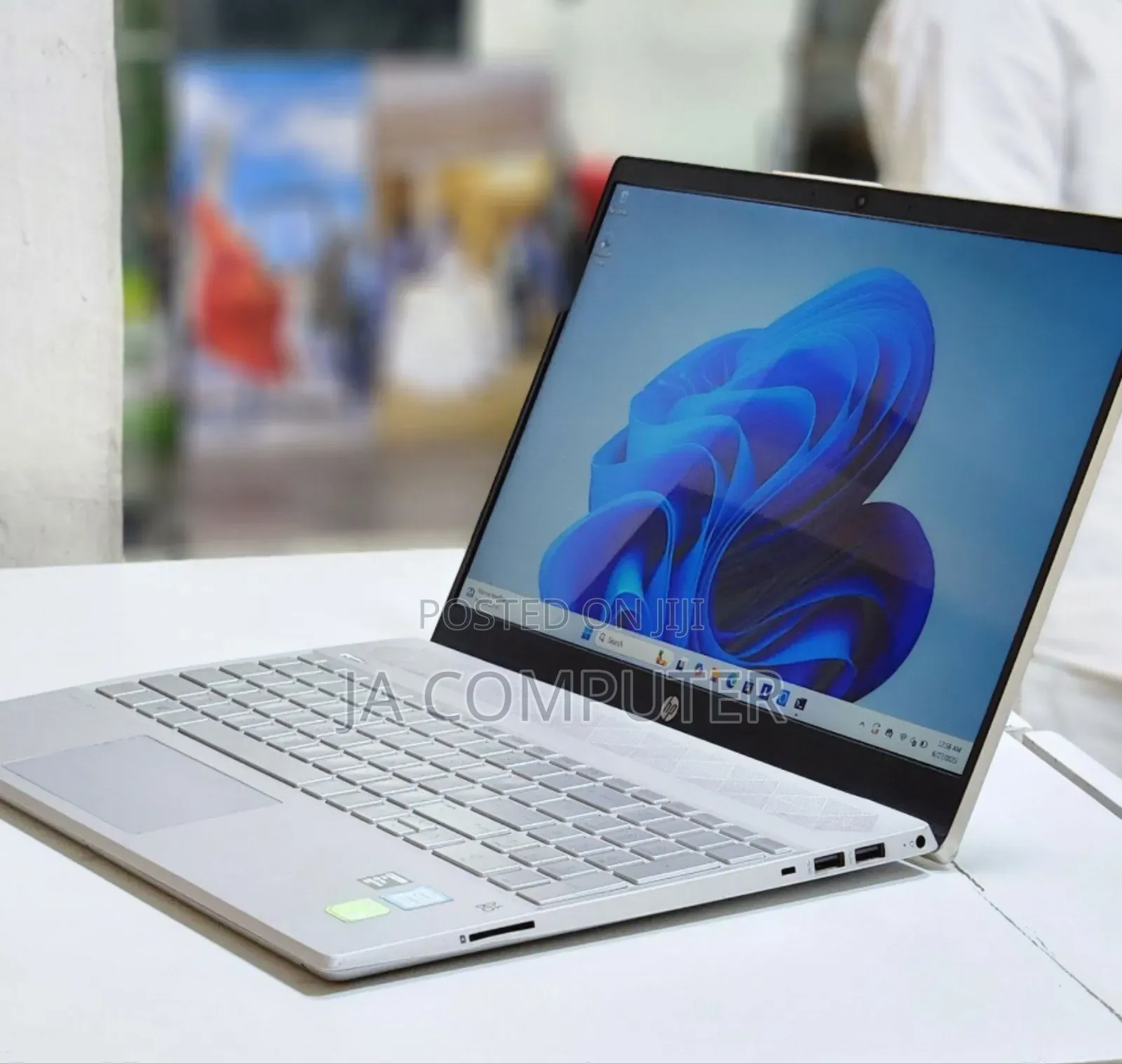 New Laptop HP Pavilion 15 8GB Intel Core I5 SSHD (Hybrid) 1.5T