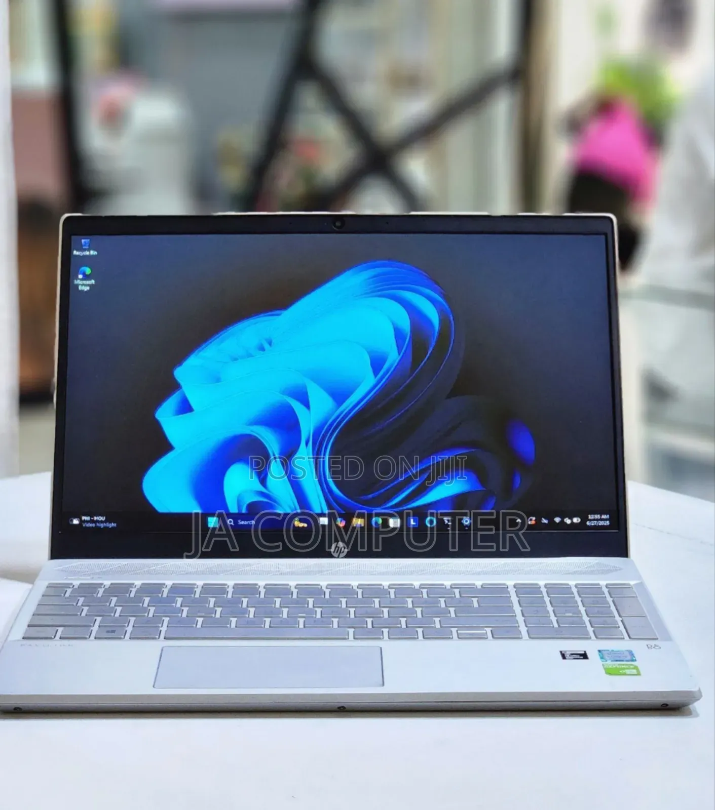 New Laptop HP Pavilion 15 8GB Intel Core I5 SSHD (Hybrid) 1.5T