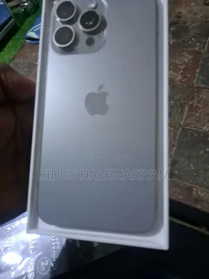 Photo - New Apple iPhone 15 Pro Max 256 GB Gray