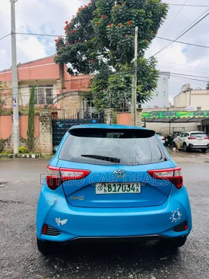 Toyota Yaris SE Hatchback 5dr 2018 Blue