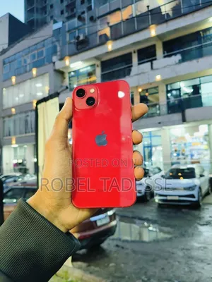 Photo - Apple iPhone 13 128 GB Red