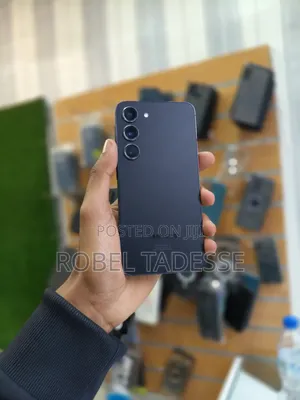 Photo - Samsung Galaxy S23 128 GB Black