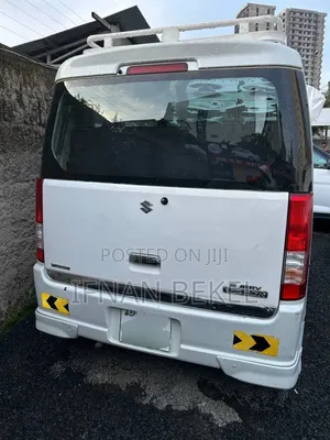 Suzuki Every Wagon 2012 White