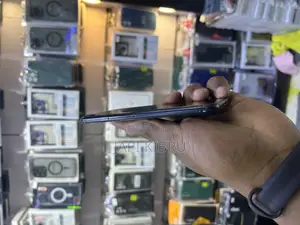 Apple iPhone SE (2020) 128 GB Black