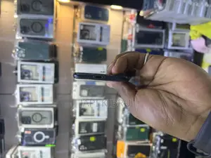 Apple iPhone SE (2020) 128 GB Black