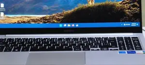 New Laptop Samsung Galaxy Book 2 8GB Intel Core i5 SSD 256GB