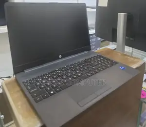 New Laptop HP Stream Notebook 8GB Intel Core I7 SSD 1T