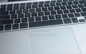 New Laptop Apple MacBook Pro 2012 8GB Intel Core i5 HDD 500GB