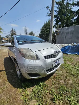 Toyota Yaris 2010 Silver
