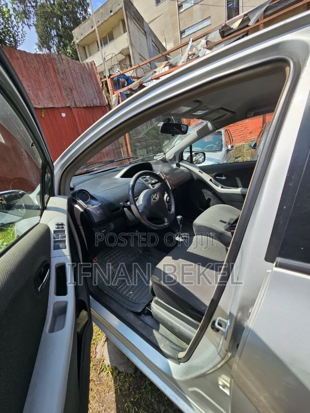 Toyota Yaris 2010 Silver