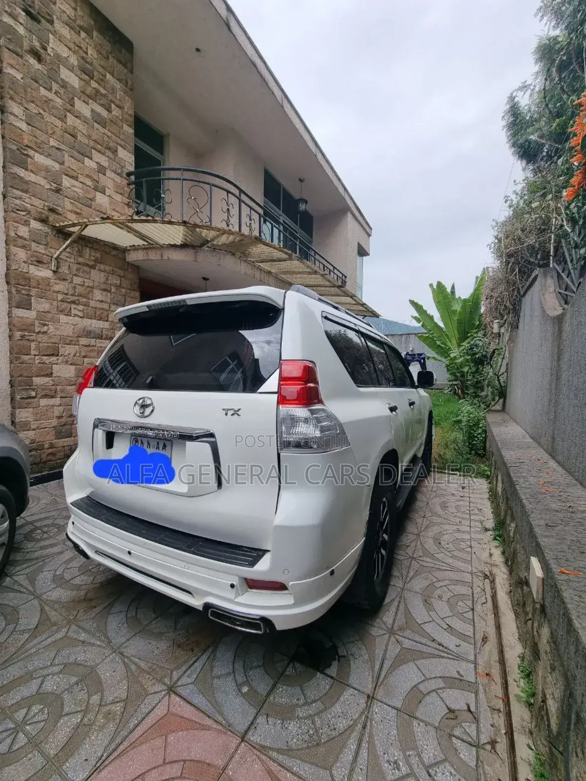 Toyota Land Cruiser Prado 2013 White