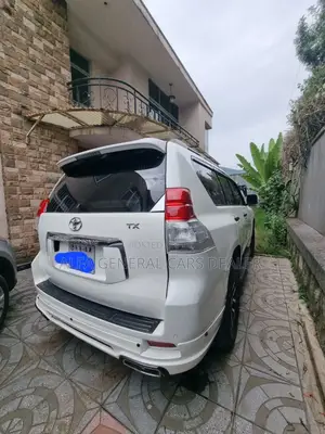 Toyota Land Cruiser Prado 2013 White