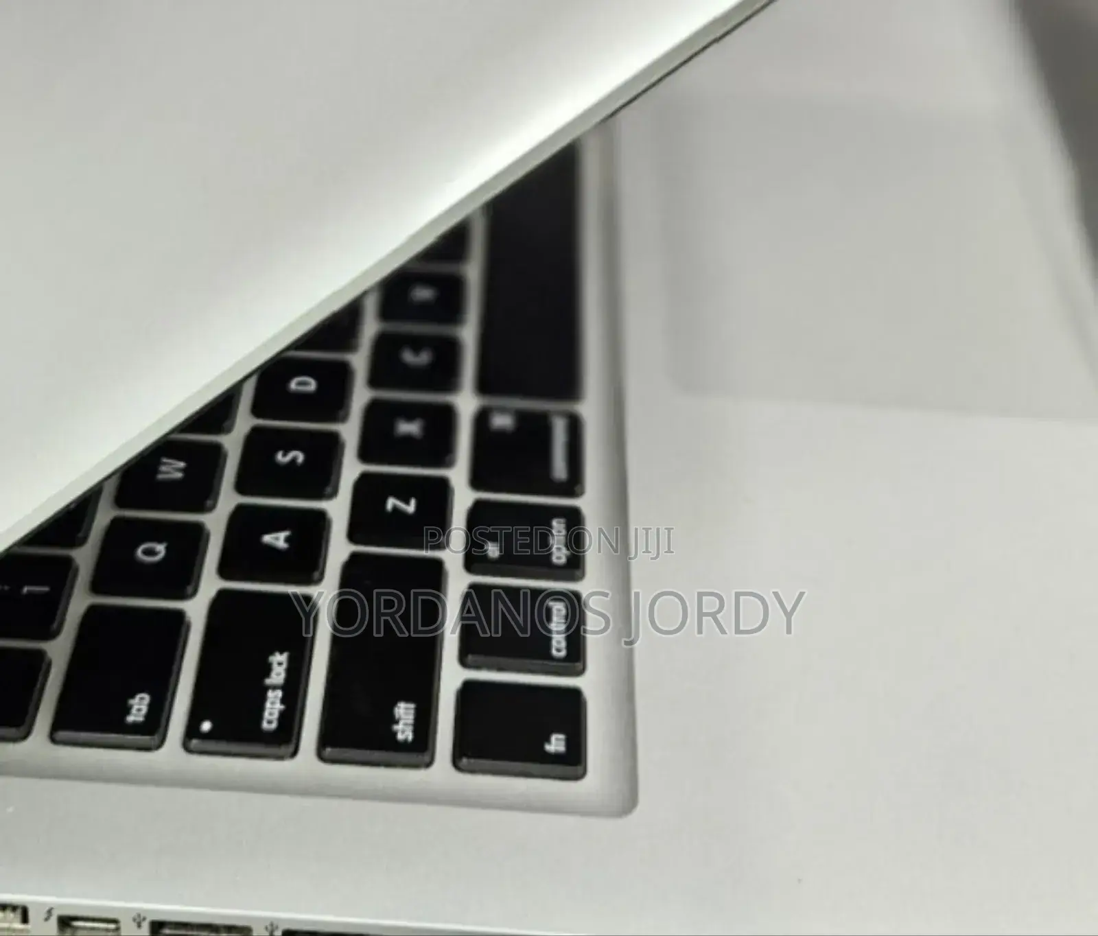 New Laptop Apple MacBook Pro 2012 4GB Intel Core i5 SSD 256GB