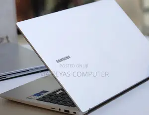 Photo - New Laptop Samsung 8GB Intel Core I5 SSD 256GB