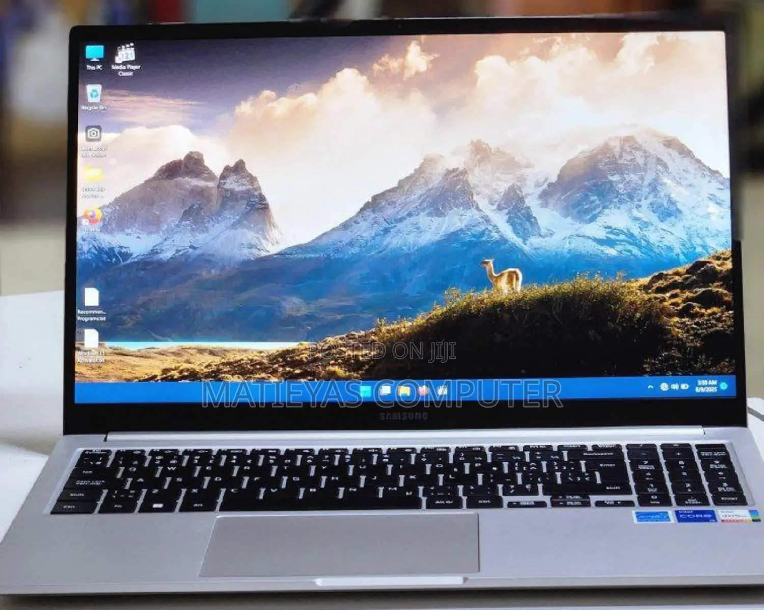New Laptop Samsung 8GB Intel Core I5 SSD 256GB